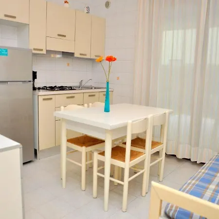 Apartment Three-room Flat With Private Garden - By Beahost